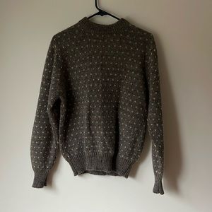 Knit grey sweater size medium vintage